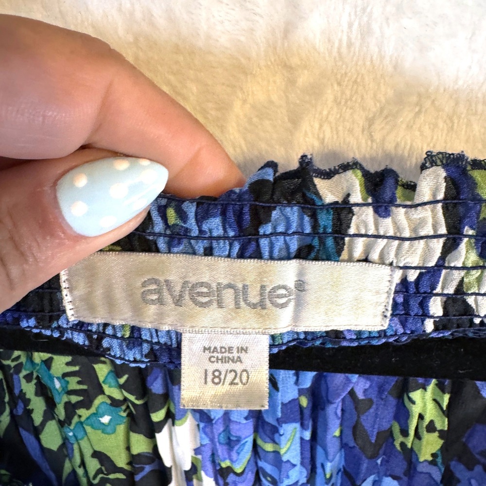 Avenue Blouse Floral Smocked Pleated Peasant 18/20 Blue Plus Size Women - Picture 3 of 4